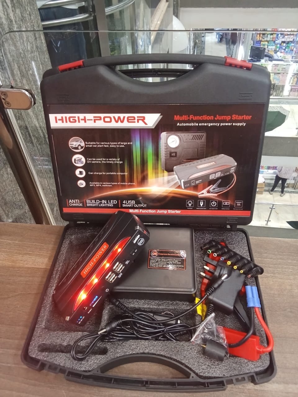 High power multifunctional jumpstarter 
*Model: TM18B*